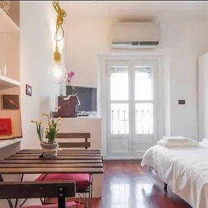 https://una-volta-in-brera.italymilanhotels.net