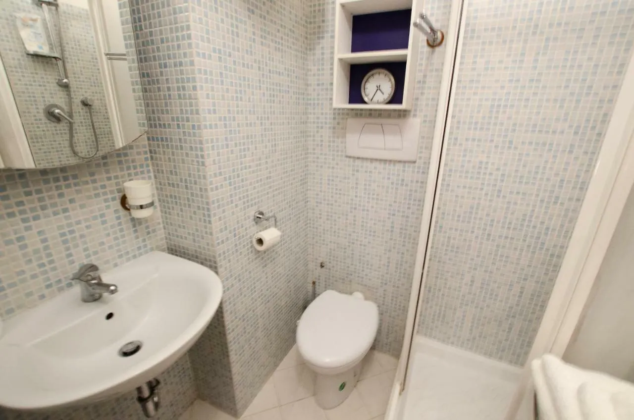 Cozy Central Studio - Porta Romana Apartment Milan
