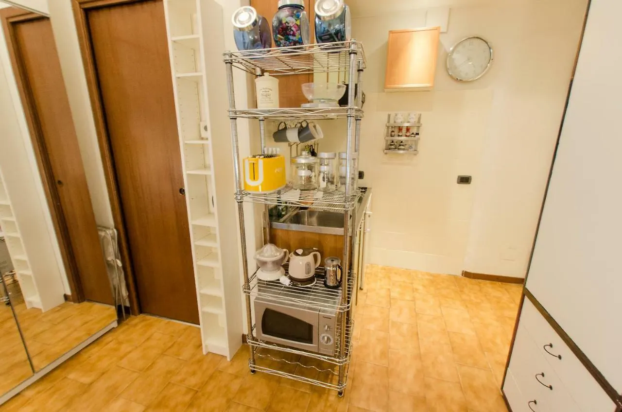 Cozy Central Studio - Porta Romana Apartment Milan Italy